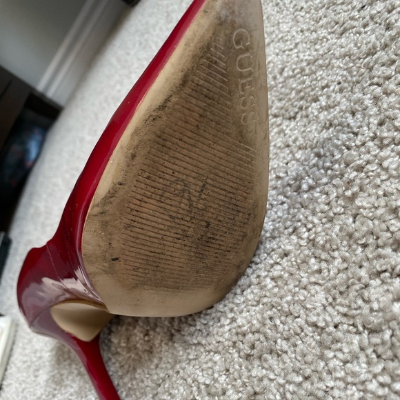 Size 8.5 Guess Heels in Cherry Red 👠 - Picture 3 of 6